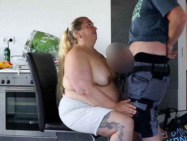 Download: badgirl1983 - Handwerker Schwanz geblasen ungewaschen und verschwitzt