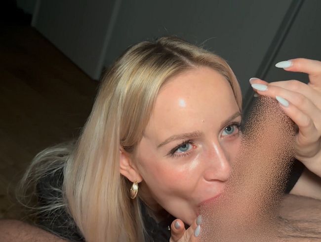 Download: baebaezoe - Schneller Blowjob von der Freundin