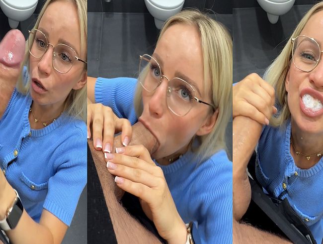 Download: baebaezoe - Public-WC-Blowjob! Großer Schwanz nach Feierabend