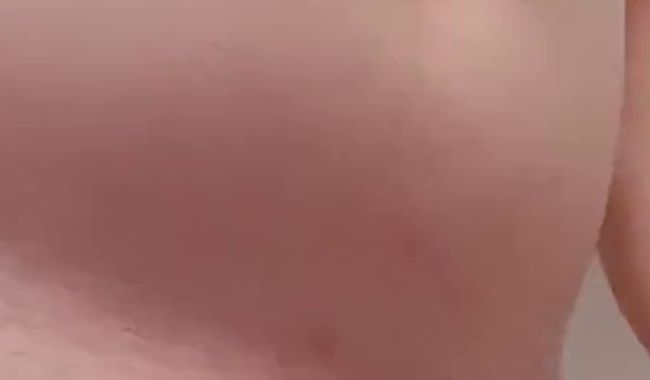 Download: bavariabull - Ausgefahren, brauchst schon 2 Hände dafür. Schaffst du ihn ganz in den Mund zu nehmen?