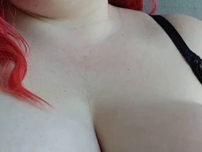 Download: bbw_93 - Ich genieße die letzt Sonne des Jahres und spiele in meinem Garten an meinen Titten