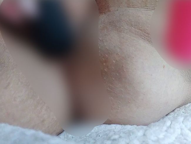 Download: bbw_93 - Vibrator und Dildo gleichzeitig im Garten benutzt. Nachbarn können alles hören.