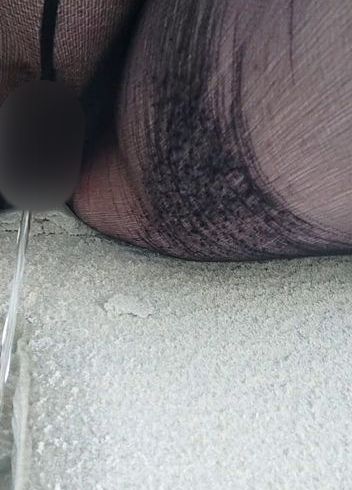 Download: bi-erotic - Pissen Pipi am Stand in Nylons beach Outdoor