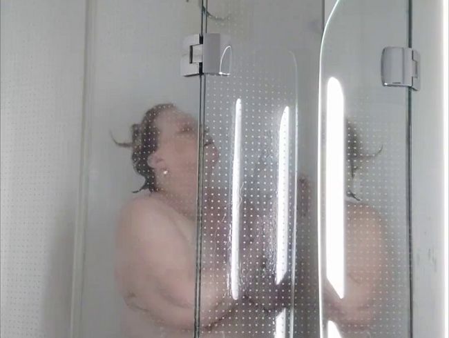 Download: bi-erotic - Wer will mit mir duschen?