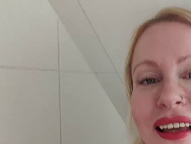 Download: blondehexe - Schnell gepisst ;)