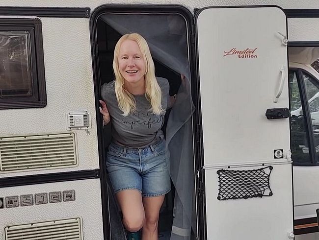 Download: blondehexe - Ungeschminkt! Privater Fick beim Campen!