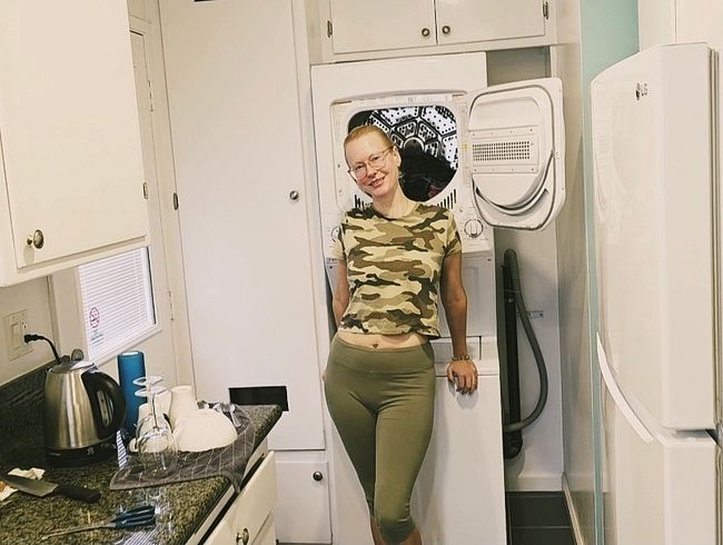 Download: blondehexe - 2 Cumshots! Notgeile Hausfrau bekommt Hilfe vom Nachbarn