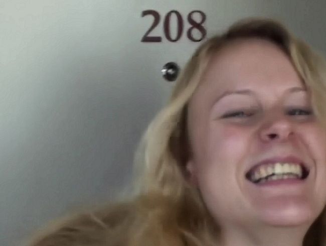 Download: blondehexe - Geiler Porno Fick mit Neuling!