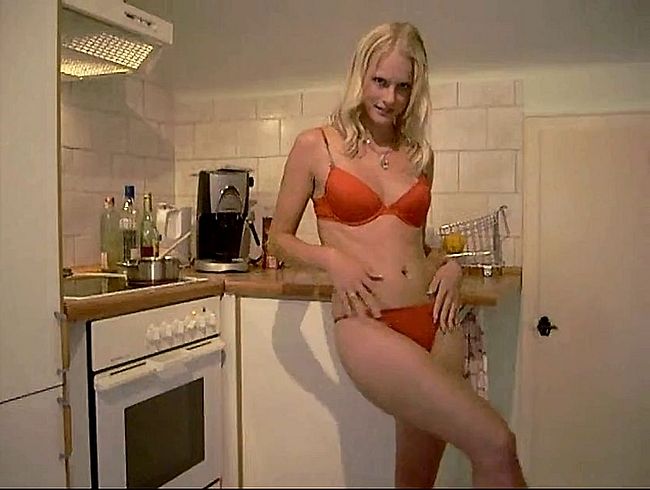 Download: blondehexe - Teeny in der KÜCHE