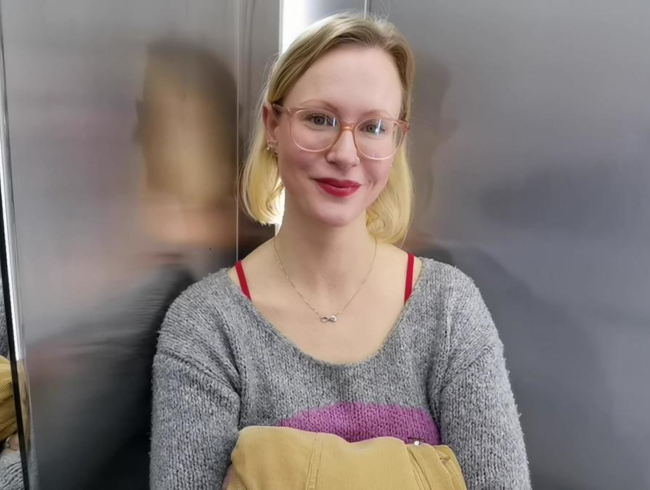 Download: blondehexe - POV: Angequatscht und weggefickt!