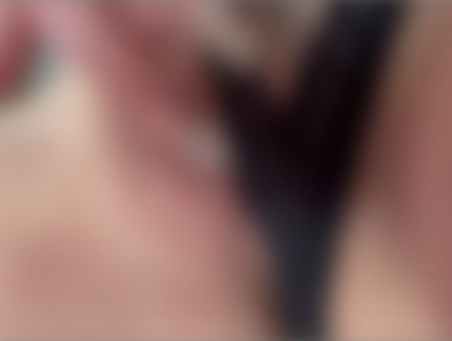 Download: clrapanties - Schön meine Titten massieren