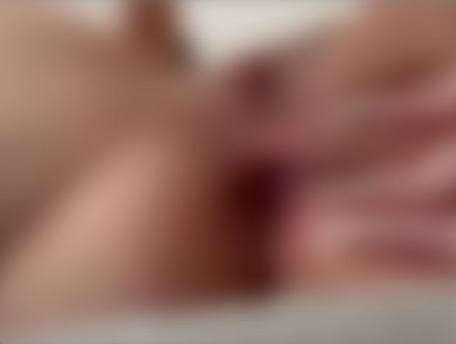 Download: clrapanties - Ich schiebe mir mein Spielzeug komplett in Arsch