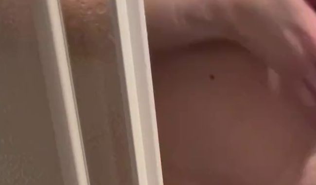 Download: clrapanties - Komm und beobachte mich beim duschen