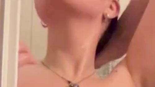 Download: clrapanties - Ich gehe Duschen