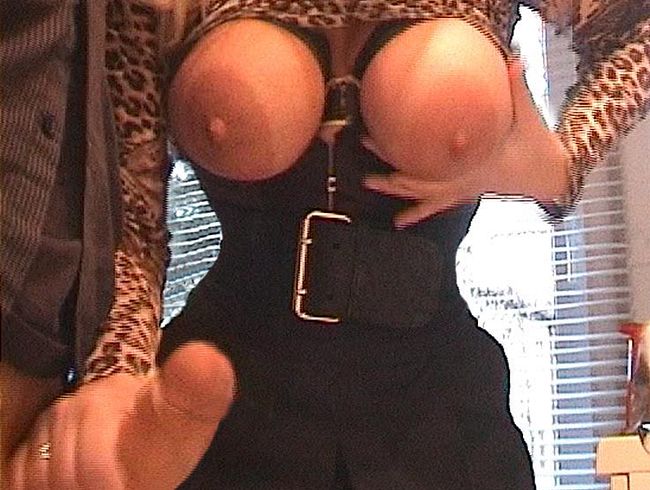 Download: danjela01 - Abstehende D-Titten - Wichsen und Ficken