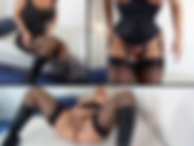 Download: danjela01 - Solo mit Korsett, Nylons und Stiefel