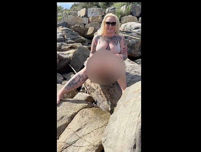 Download: delicious_lauri - Würdest Du mich am Strand beim Pissen filmen?