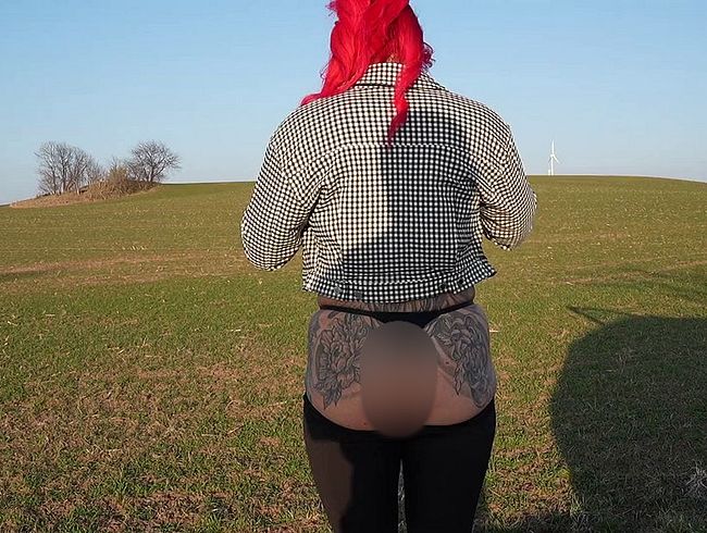 Download: delicious_lauri - Frühlingshaftes Pissen in Freien