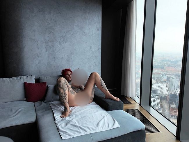 Download: delicious_lauri - Groß, hart, kalt und durchsichtig