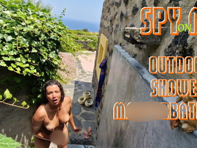 Download: denissetits - Spioniere mich draußen aus: Dusche und Masturbation im Garten