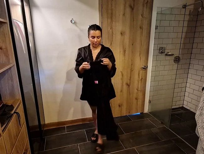 Download: denissetits - Ich probiere Kleidung an!