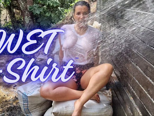 Download: denissetits - Nasses T-Shirt im Freien