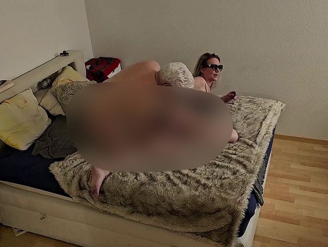 Download: dieZeiggeilen3 - die geile Sau rammt in mir voll in beide Löcher rein