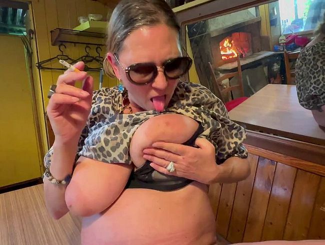 Download: dieZeiggeilen3 - Im Schrebergarten am 15. Oktober 2025: mehr Titten