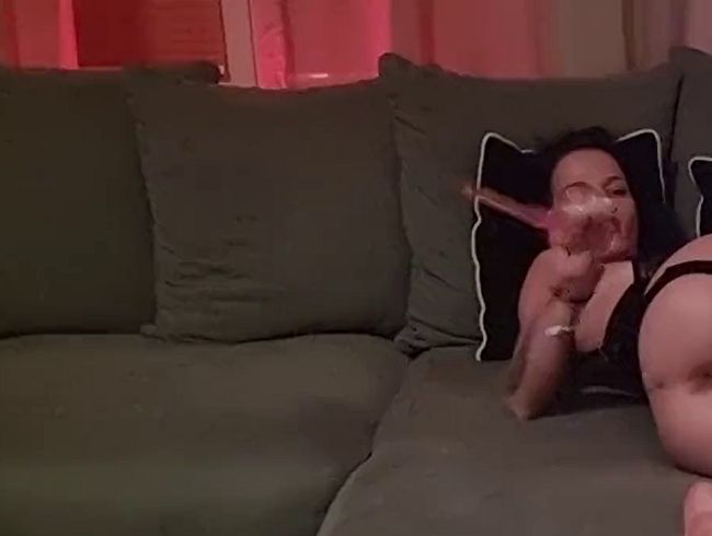 Download: dirtymarriedcouple1 - zieh dich langsam aus und machs dir solo wixxen eskaliert