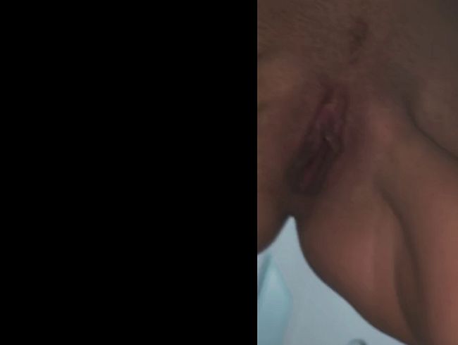 Download: dirtymarriedcouple1 - Röckchen hochziehen für den schnellen Fick inkl GoldenShower