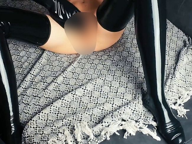 Download: dirtysnake98 - In latexstrümpfen gefingert bis ich fast explodiert bin, so geil bin ich noch nie gekommen