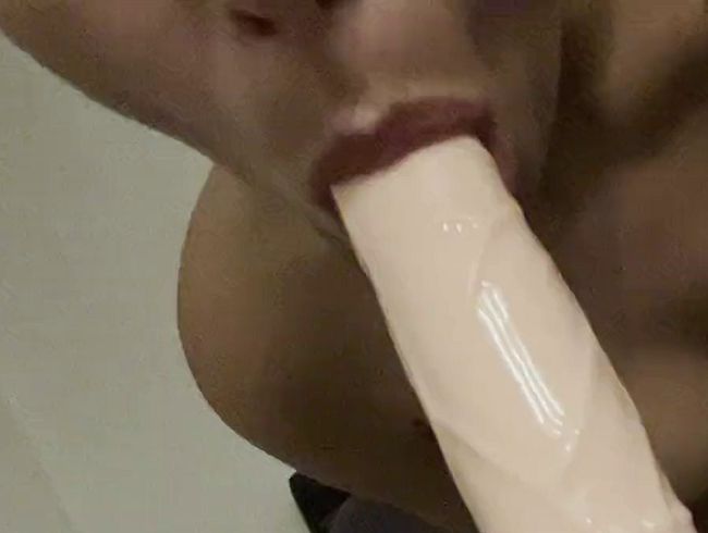 Download: emily-becker - So würde ich deinen Schwanz verwöhnen, wie findest du es?