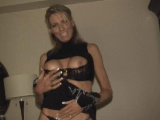 Download: emmastarr - POV - versaut im hotel ..