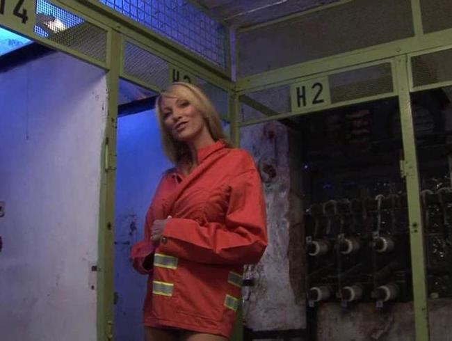 Download: emmastarr - titten und spannung total  . . . . .