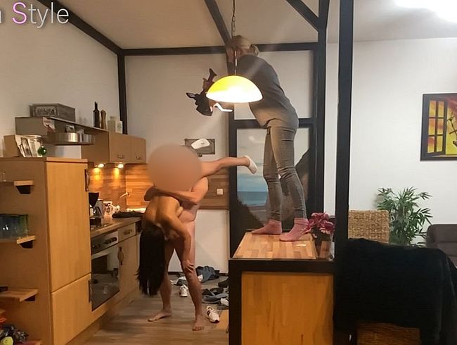 Download: emmastyle - Emma filmt - junge Teenis wollen immer und überall