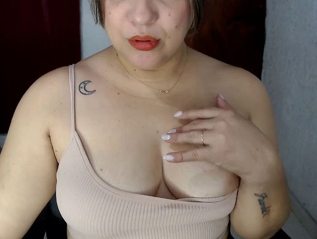 Download: evaluna06 - Ich spucke gerne auf meine Brüste.