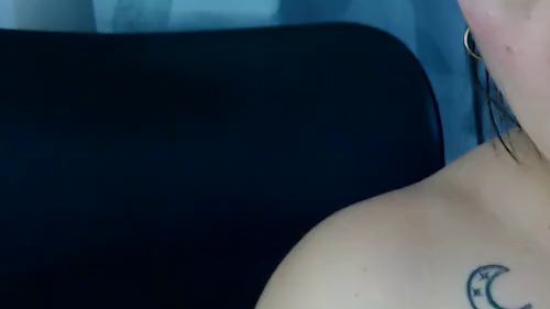 Download: evaluna06 - Ich dehne meine Brustwarzen gerne.