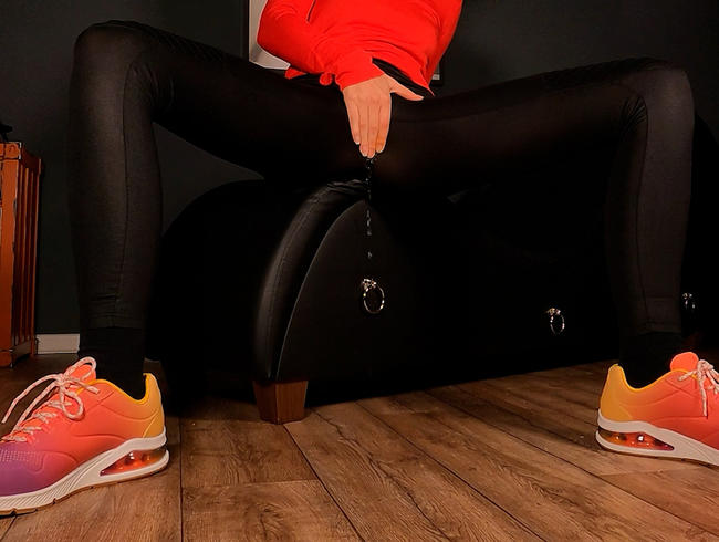 Download: freakart - Piss durch meine Leggings