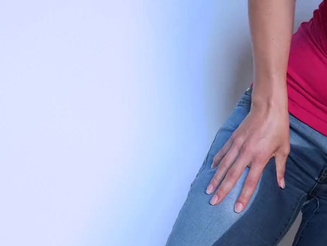 Download: freakart - Genüsslich in meine Jeans hineinpissen