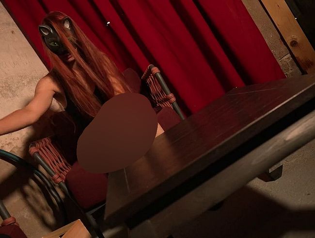 Download: freakart - Piss ich da wirklich auf den Tisch? :-O