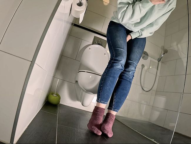 Download: freakart - Toilette oder Jeans?