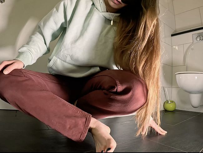 Download: freakart - Wieder im Bad? Pipi machen?