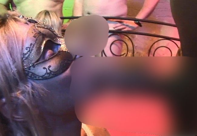 Download: gangbang-spass - sperma stute natascha eingespritzt .. . . . .