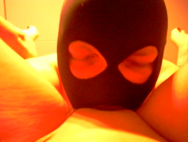 Download: geilsexyfeucht - Maskenmann