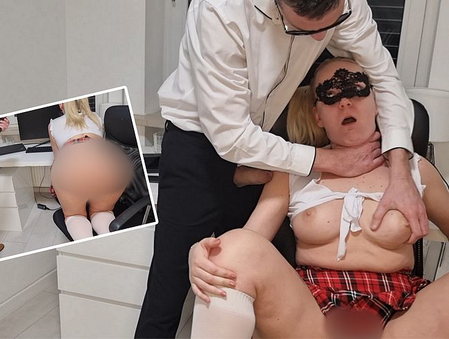 Download: germanmaskedlucie - || SCHAMLOSER DEAL!! Schulmädchen Lucie bekommt Schläge und AO Fick vom Lehrer für bessere Noten ||