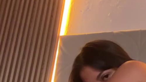 Download: gwenchase - Mehr Analspiele mit Plug!!