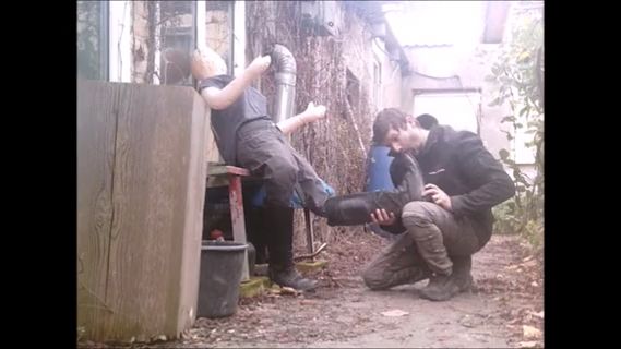 Download: henry029 - dreckige Reitstiefel lecken