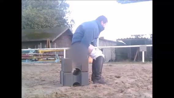 Download: henry029 - Dildo auf dem Reitpaltz