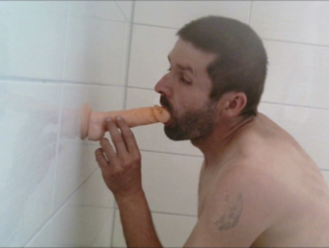Download: henry029 - mit dildo in der dusche