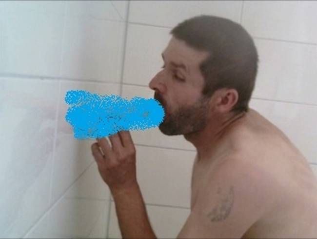 Download: henry029 - mit dildo in der dusche